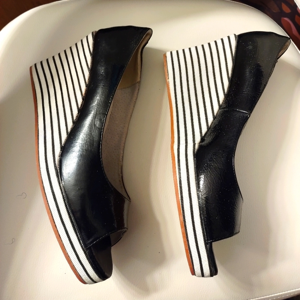 James Oliver Black Stripe Leather Wedges Size 10